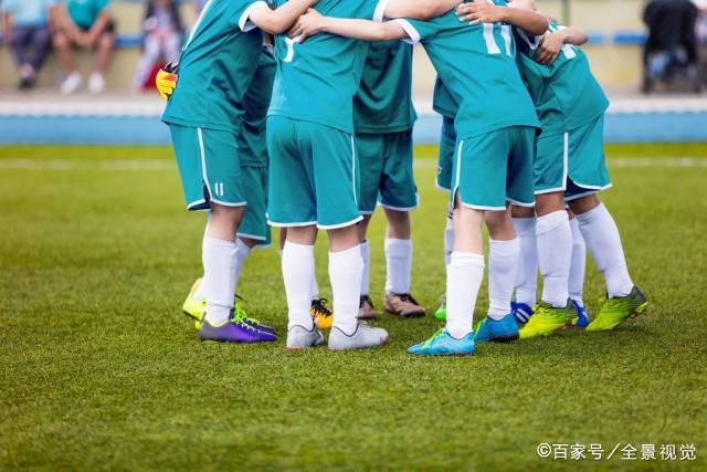 吵架吵昏了？罗马诺HWG特拉福德文案中误写成斯通斯，至今未改